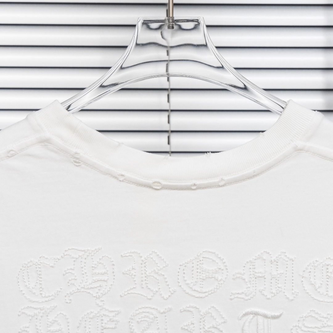 Chrome Hearts 款式：克罗心CH满印梵文马蹄刺绣破洞工艺短袖