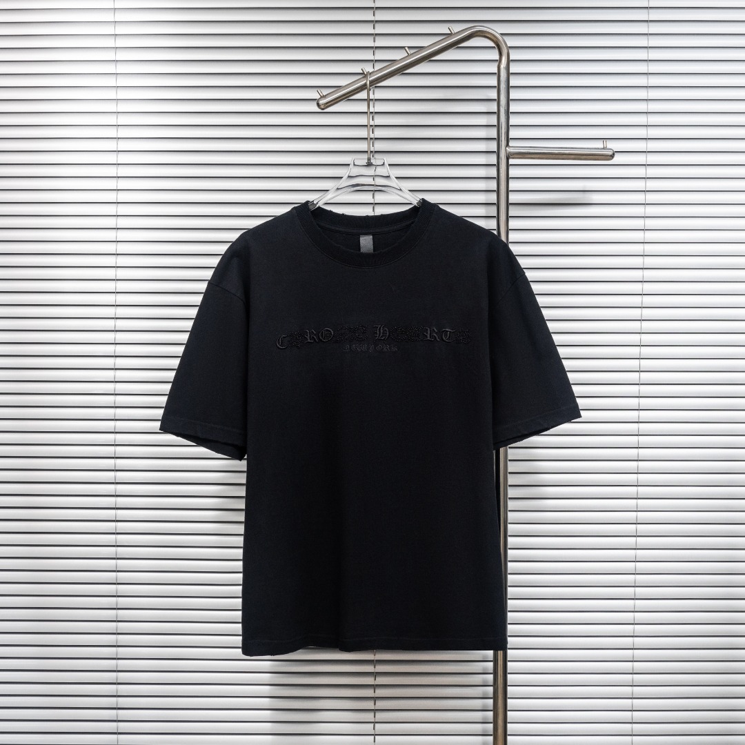 Chrome Hearts 款式：克罗心CH满印梵文马蹄刺绣破洞工艺短袖
