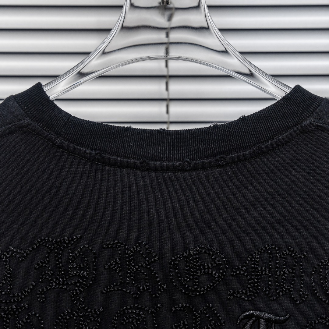 Chrome Hearts 款式：克罗心CH满印梵文马蹄刺绣破洞工艺短袖