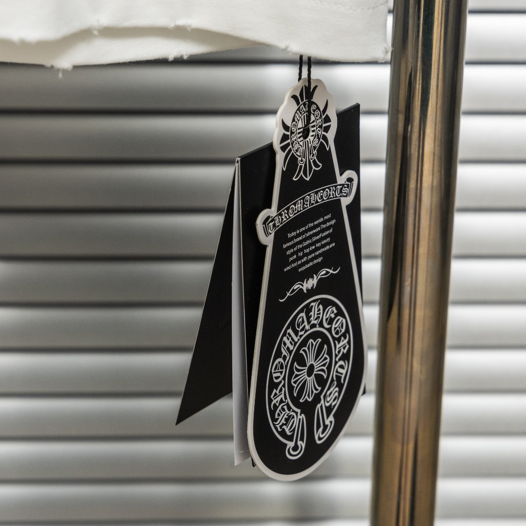 Chrome Hearts 款式：克罗心CH梵文十字架溶解流苏刺绣工艺短袖