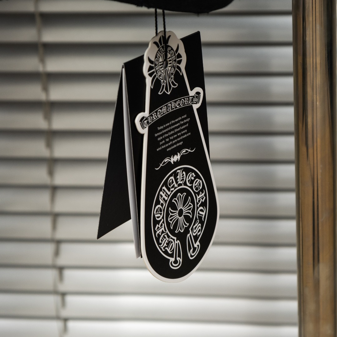 Chrome Hearts 款式：克罗心CH梵文十字架溶解流苏刺绣工艺短袖