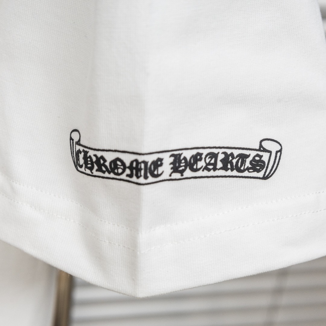 Chrome Hearts 款式：克罗心CH梵文小口袋植绒印花工艺短袖
