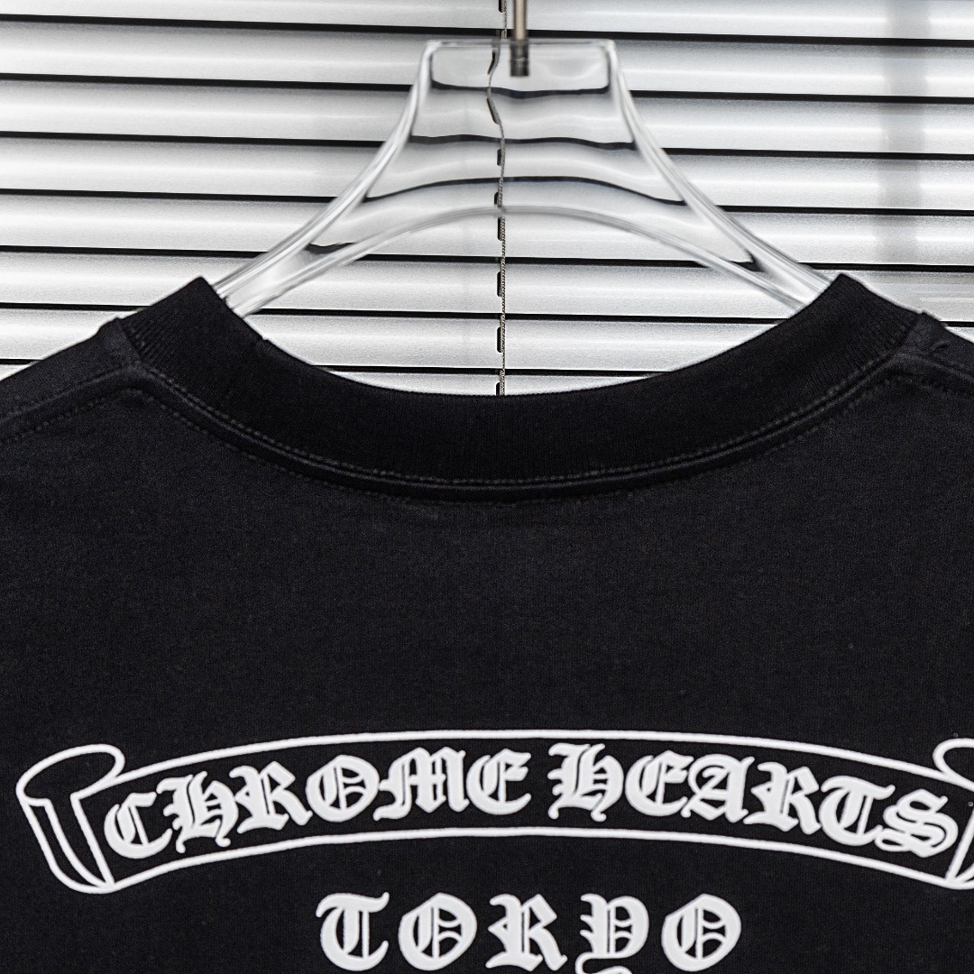 Chrome Hearts 款式：克罗心CH梵文小口袋植绒印花工艺短袖