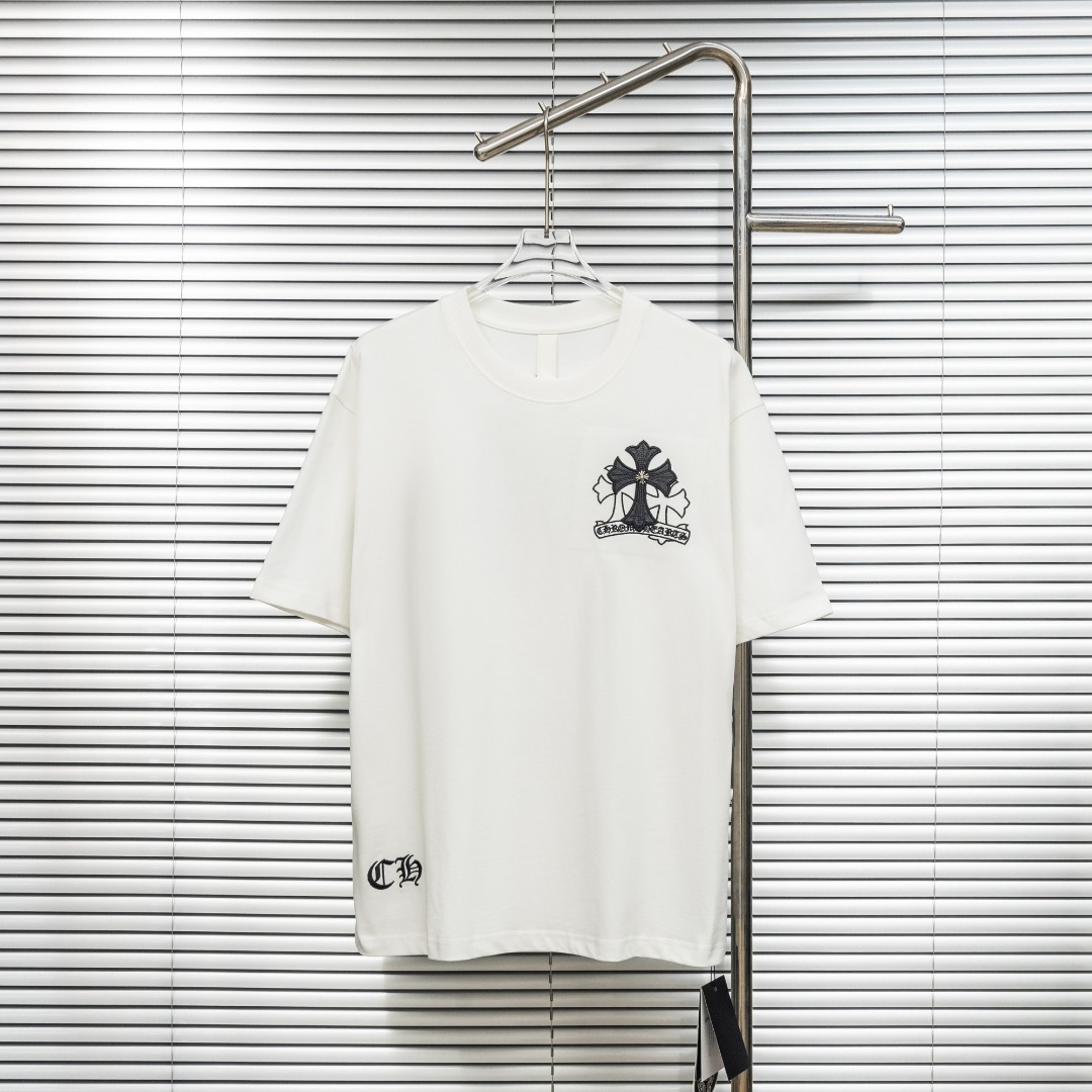 Chrome Hearts 款式：克罗心CH梵文十字架贴布皮标工艺短袖