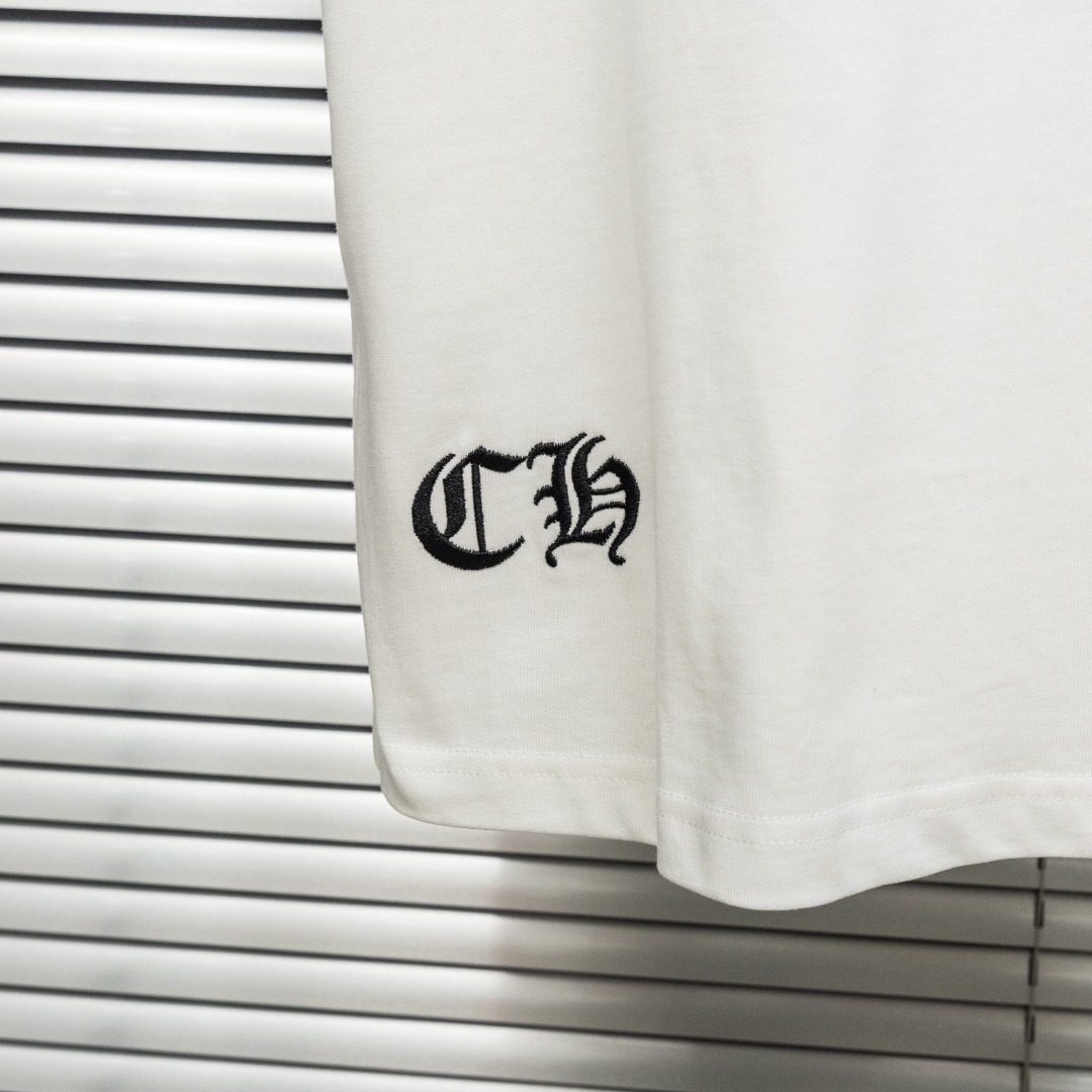 Chrome Hearts 款式：克罗心CH梵文十字架贴布皮标工艺短袖