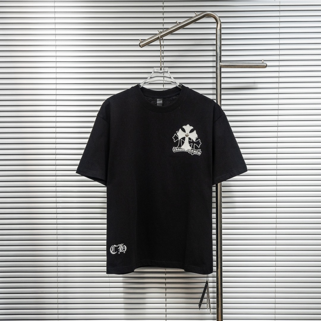 Chrome Hearts 款式：克罗心CH梵文十字架贴布皮标工艺短袖