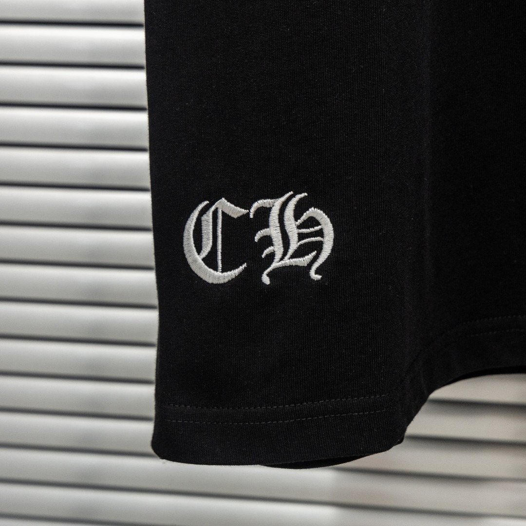 Chrome Hearts 款式：克罗心CH梵文十字架贴布皮标工艺短袖