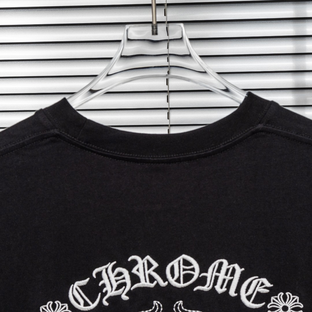 Chrome Hearts 款式：克罗心CH梵文十字架彩色刺绣工艺短袖
