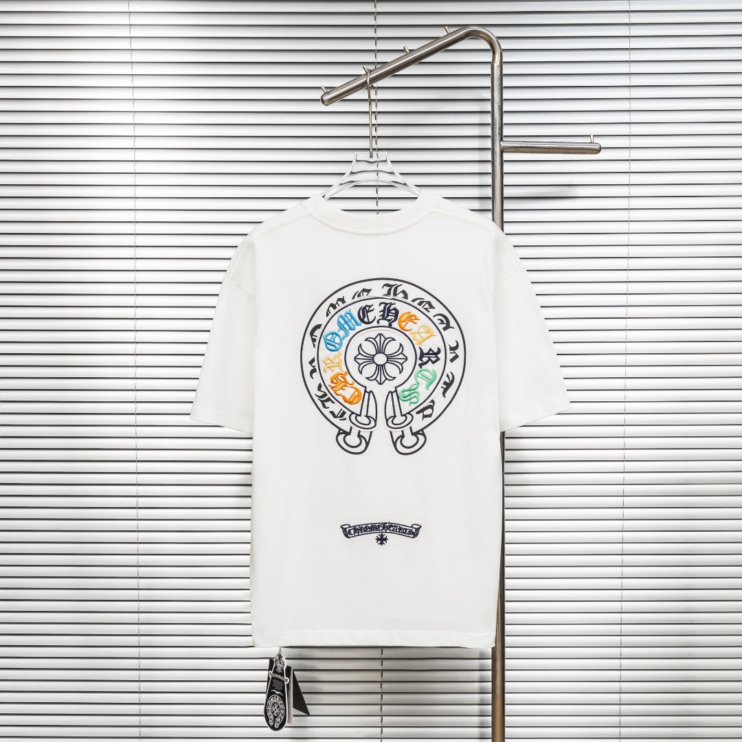 Chrome Hearts 款式：克罗心CH梵文十字架彩色马蹄刺绣工艺短袖