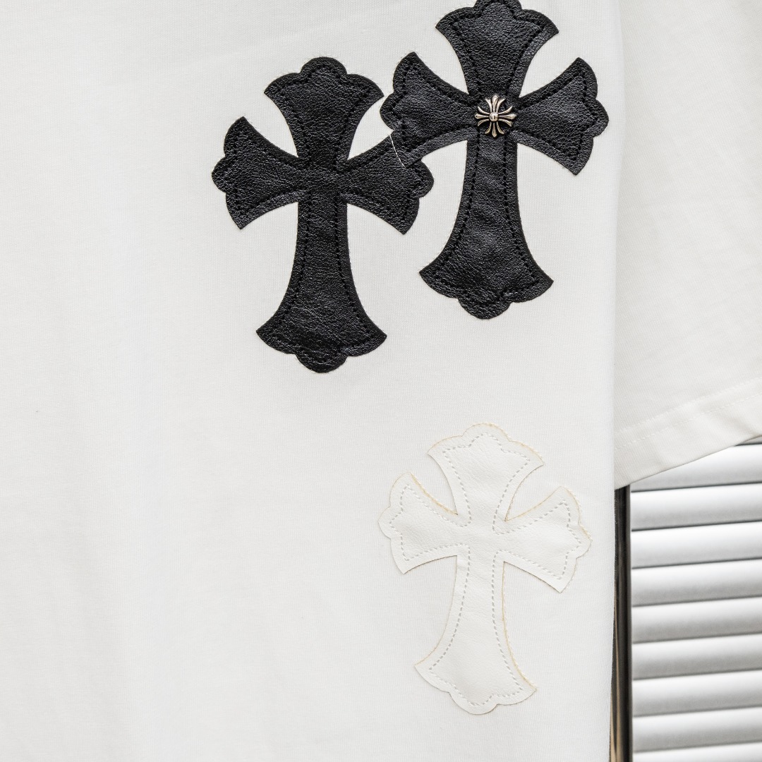 Chrome Hearts 款式：克罗心CH十字架定制皮标工艺短袖