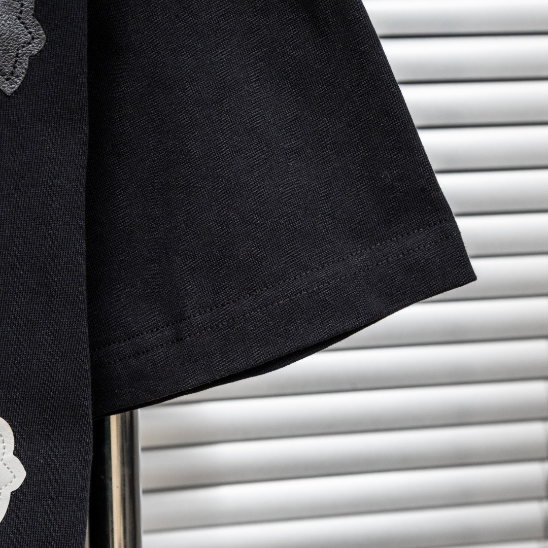 Chrome Hearts 款式：克罗心CH十字架定制皮标工艺短袖