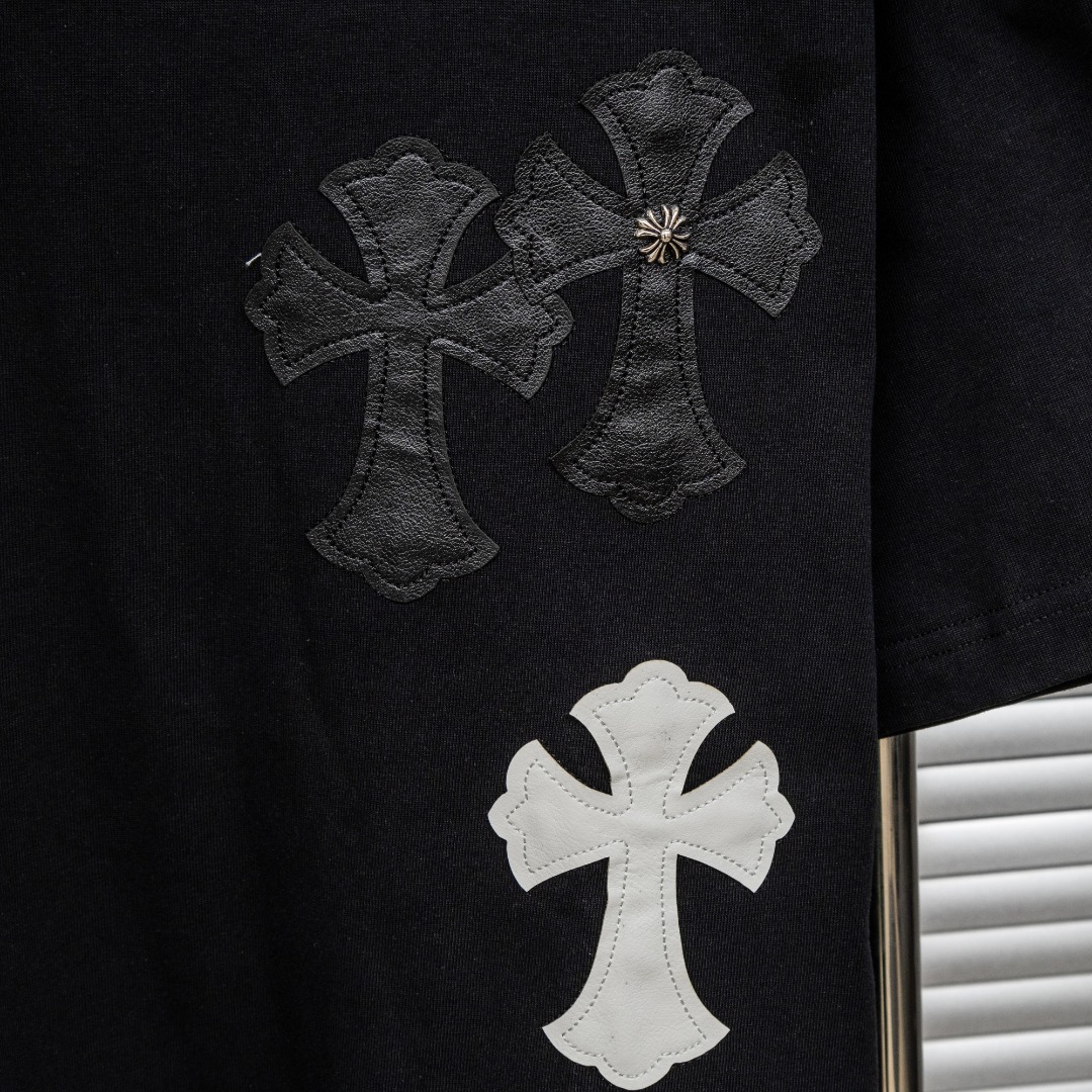 Chrome Hearts 款式：克罗心CH十字架定制皮标工艺短袖