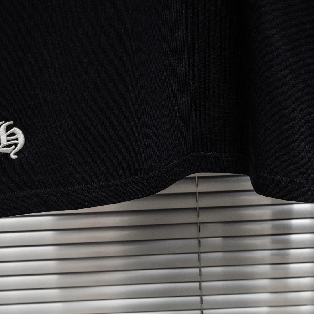 Chrome Hearts 款式：克罗心CH十字架定制皮标工艺短袖