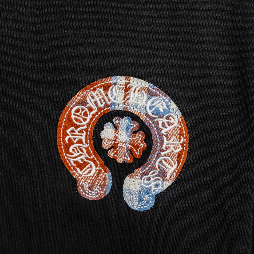 Chrome Hearts 款式：克罗心CH十字架马蹄格纹刺绣工艺短袖