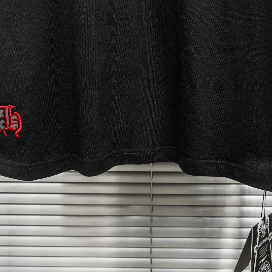 Chrome Hearts 款式：克罗心CH十字架马蹄格纹刺绣工艺短袖