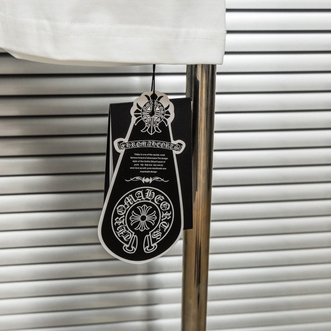 Chrome Hearts 款式：克罗心CH十字架梵文骨刺印花植绒工艺短袖