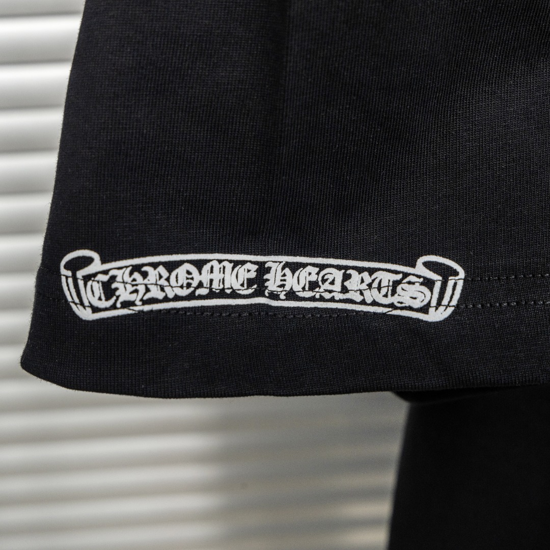 Chrome Hearts 款式：克罗心CH十字架梵文骨刺印花植绒工艺短袖