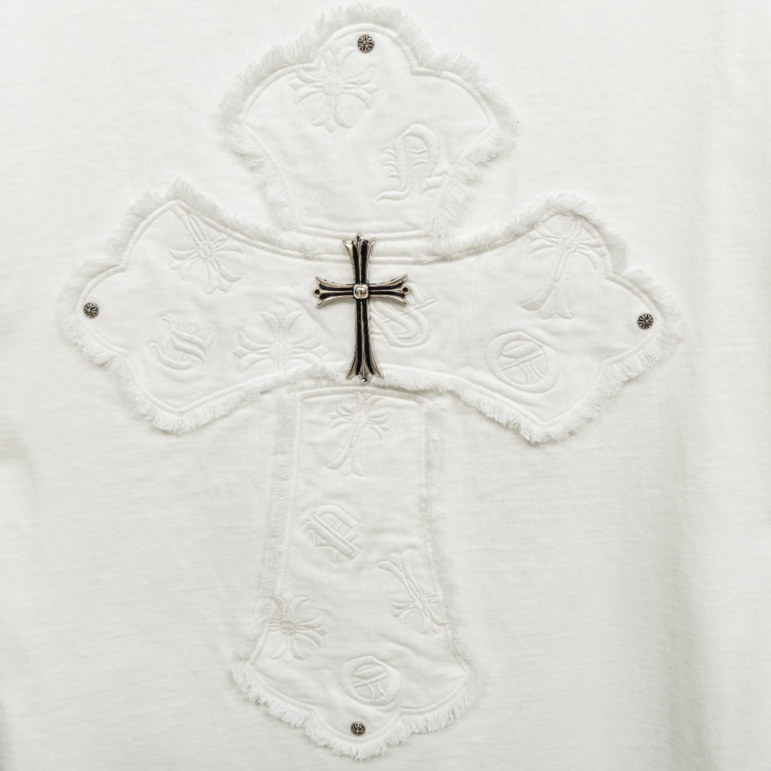 Chrome Hearts 款式：克罗心CH十字架破洞毛边贴布定制金属多工艺短袖