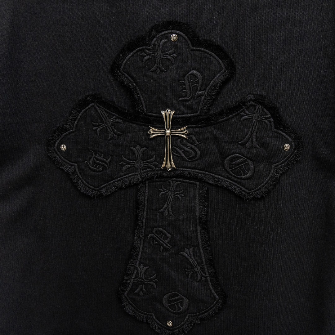 Chrome Hearts 款式：克罗心CH十字架破洞毛边贴布定制金属多工艺短袖