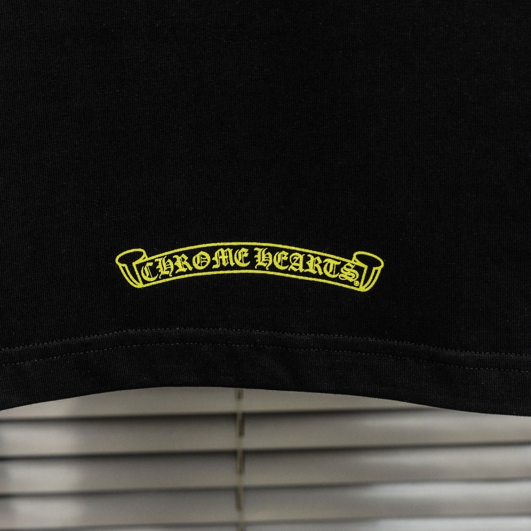 Chrome Hearts 款式：克罗心CH十字架梵文植绒印花多工艺短袖