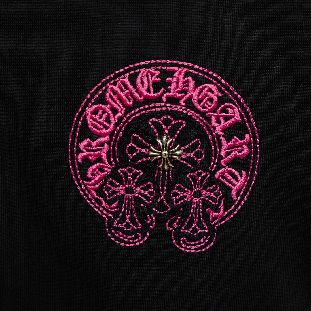 Chrome Hearts 款式：克罗心CH十字架马蹄贴布刺绣定制金属多工艺短袖