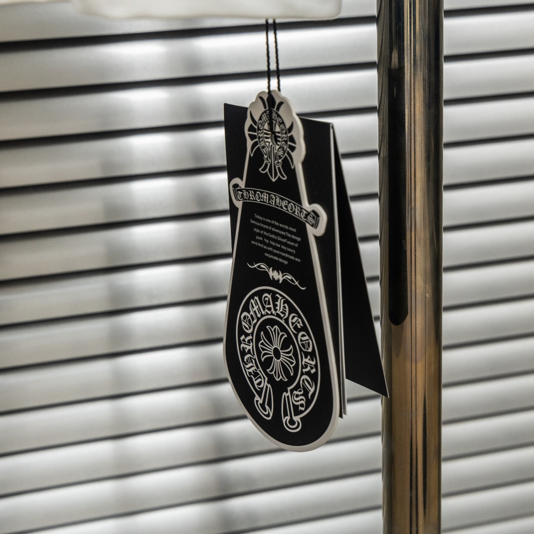 Chrome Hearts 款式：克罗心CH十字架马蹄刺绣内置格纹贴布多工艺短袖