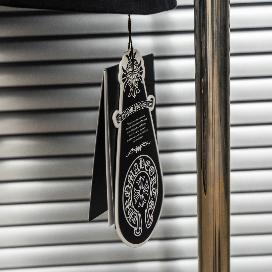 Chrome Hearts 款式：克罗心CH十字架马蹄刺绣内置格纹贴布多工艺短袖