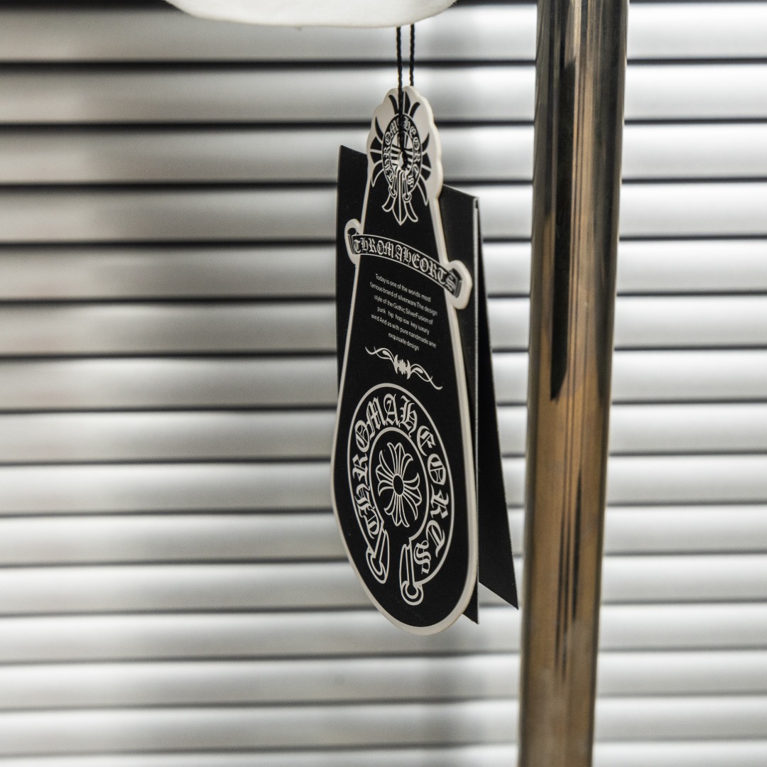 Chrome Hearts 款式：克罗心CH十字架梵文马蹄多色印花工艺短袖