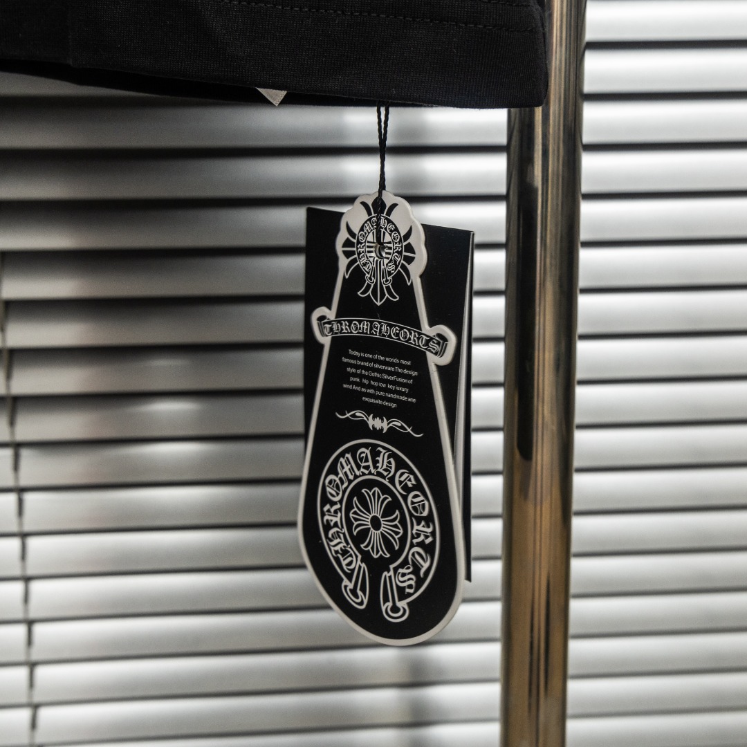 Chrome Hearts 款式：克罗心CH十字架梵文马蹄多色印花工艺短袖