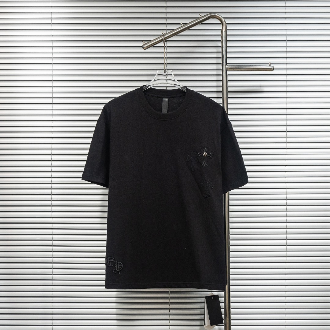 Chrome Hearts 款式：克罗心CH金属十字架定制皮标刺绣工艺短袖