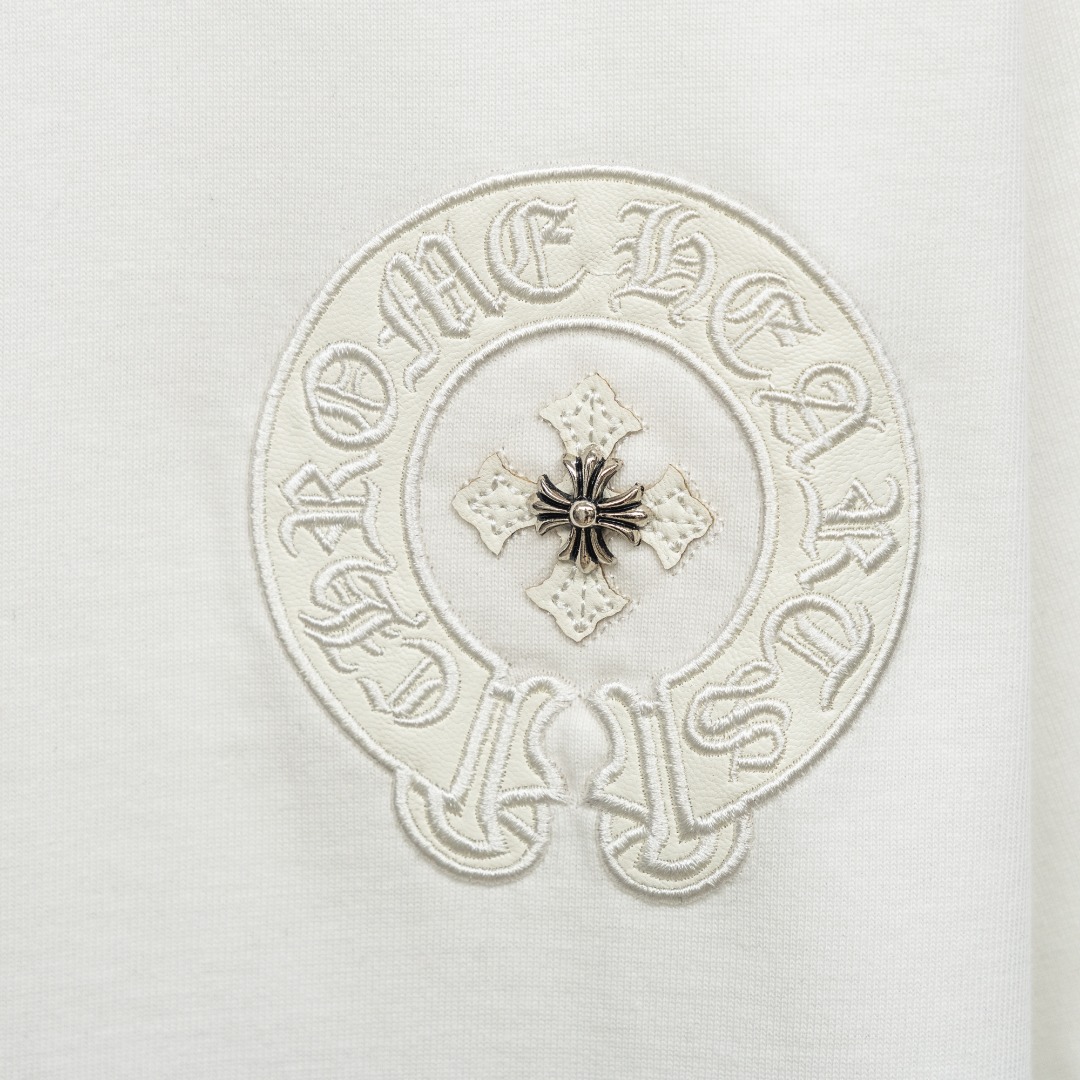 Chrome Hearts 款式：克罗心CH金属十字架定制皮标刺绣工艺短袖