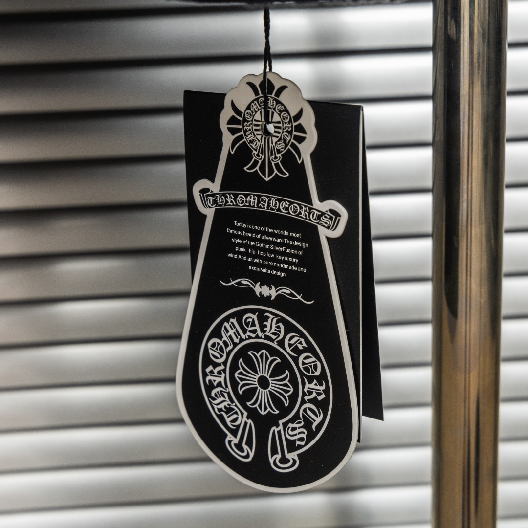 Chrome Hearts 款式：克罗心CH十字架围脖链条工艺短袖