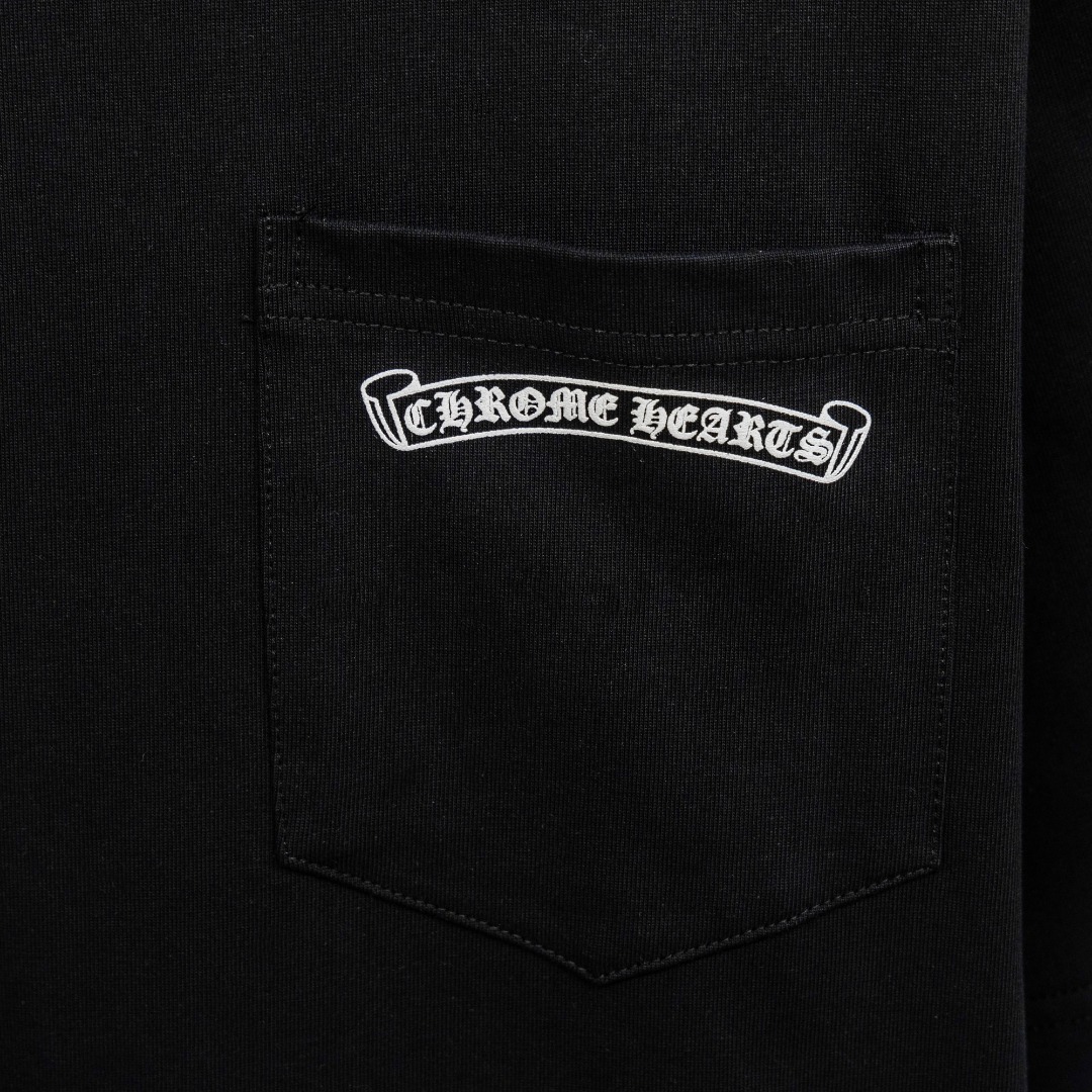 Chrome Hearts 款式：克罗心CH小口袋满印梵文植绒工艺短袖