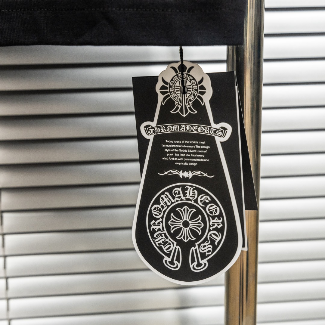 Chrome Hearts 款式：克罗心CH小口袋满印梵文植绒工艺短袖