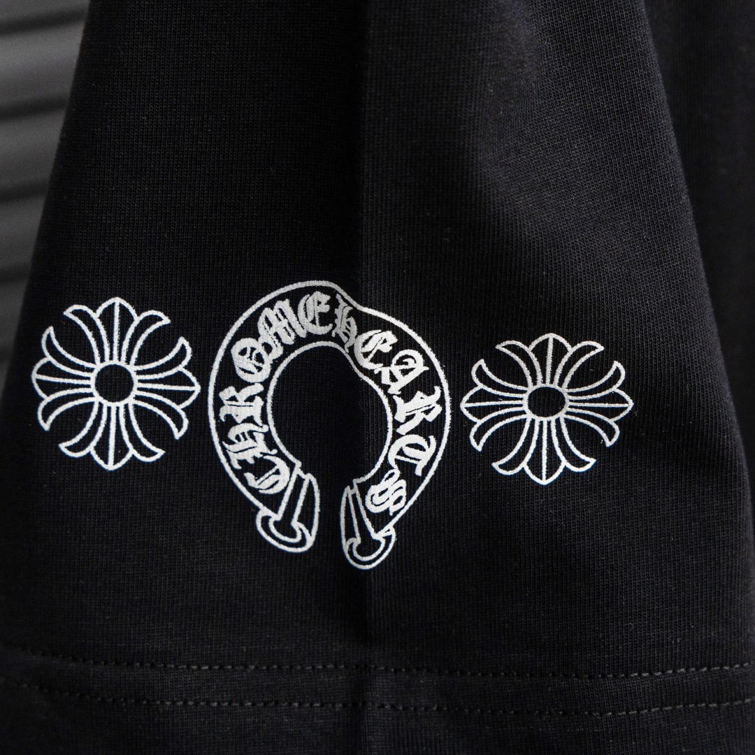 Chrome Hearts 款式：克罗心CH小口袋满印梵文植绒工艺短袖