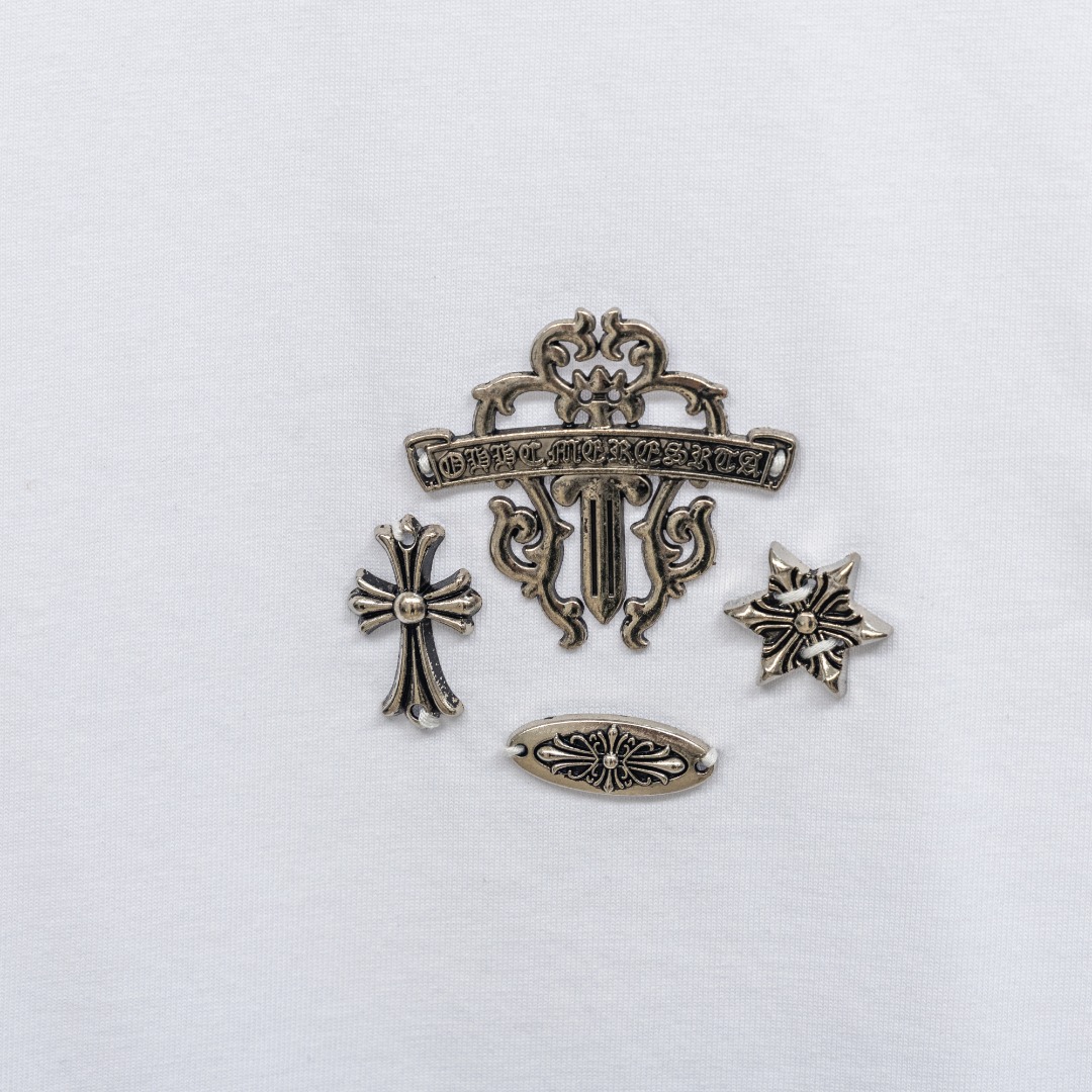 Chrome Hearts 款式：克罗心CH定制十字架金属LOGO破洞背心短袖