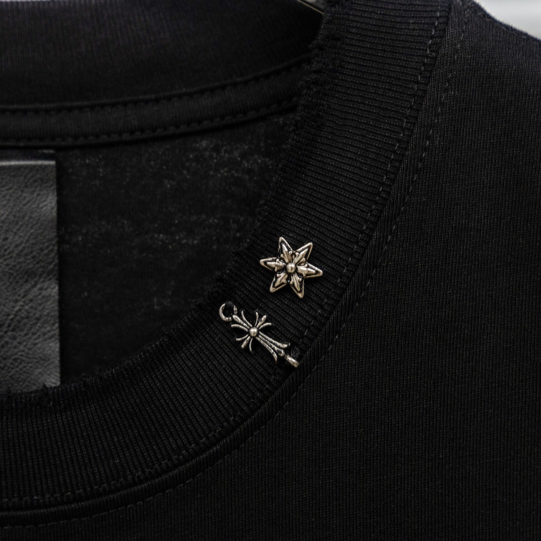 Chrome Hearts 款式：克罗心CH定制十字架金属LOGO破洞背心短袖
