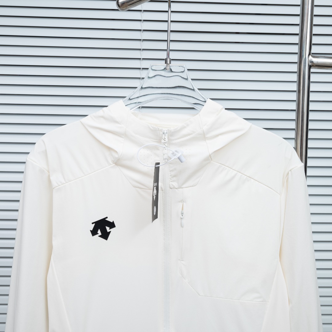 Descente 款式：迪桑特DESCENTE 速干透气防晒服外套