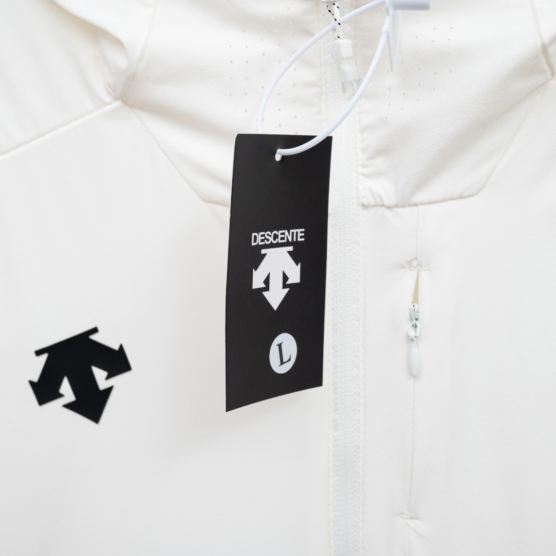 Descente 款式：迪桑特DESCENTE 速干透气防晒服外套