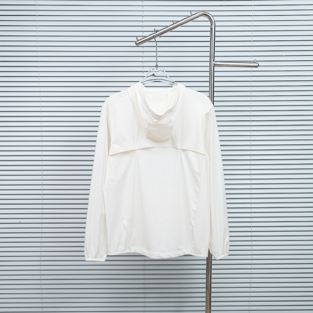 Descente 款式：迪桑特DESCENTE 速干透气防晒服外套
