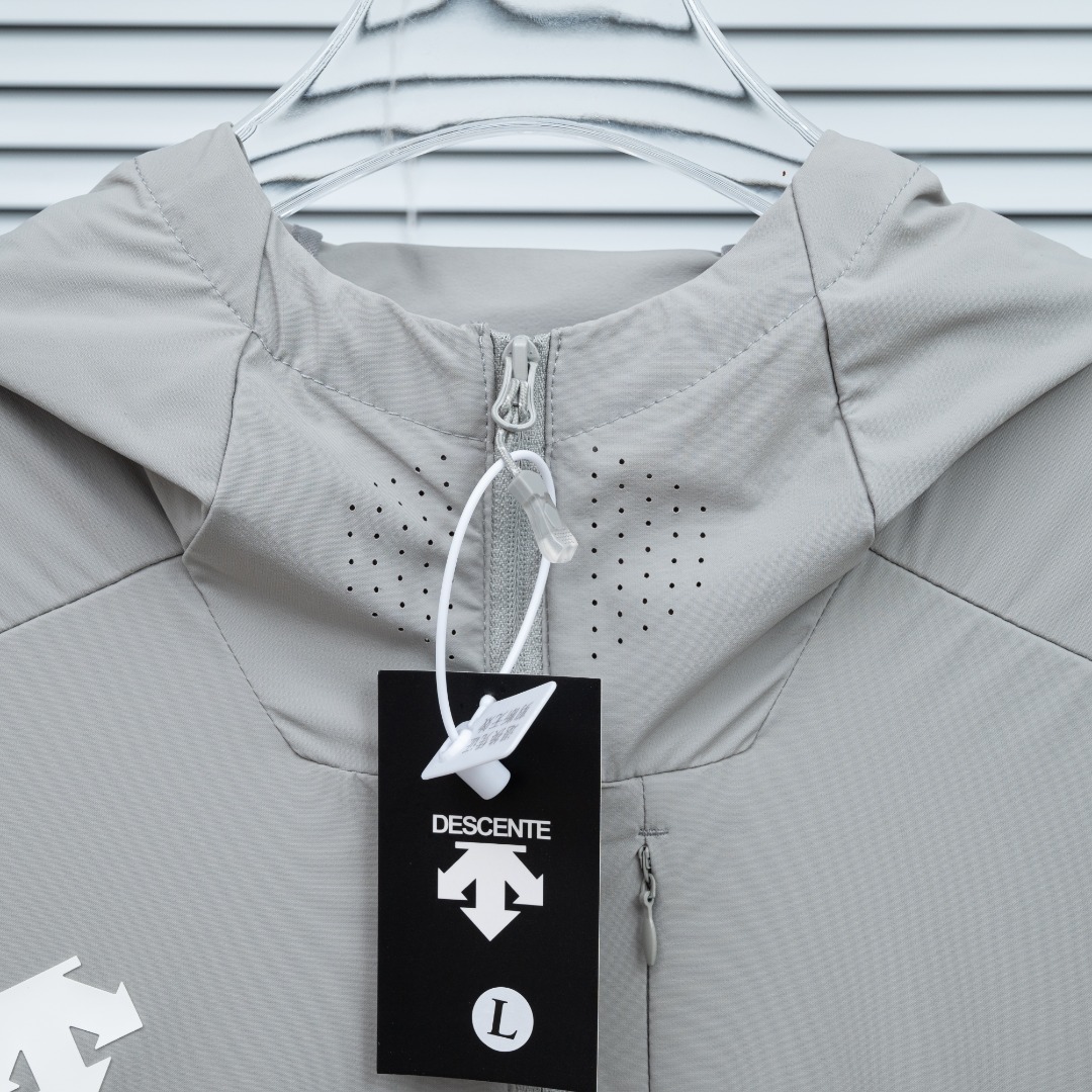 Descente 款式：迪桑特DESCENTE 速干透气防晒服外套