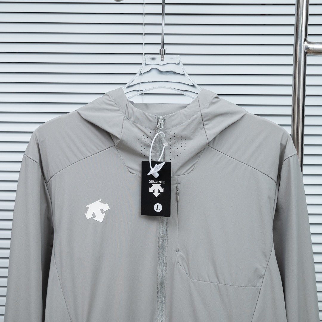 Descente 款式：迪桑特DESCENTE 速干透气防晒服外套