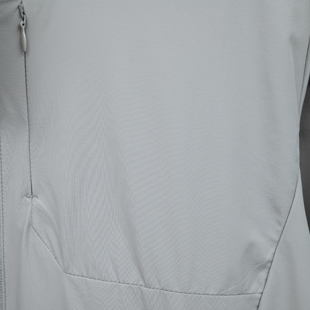 Descente 款式：迪桑特DESCENTE 速干透气防晒服外套