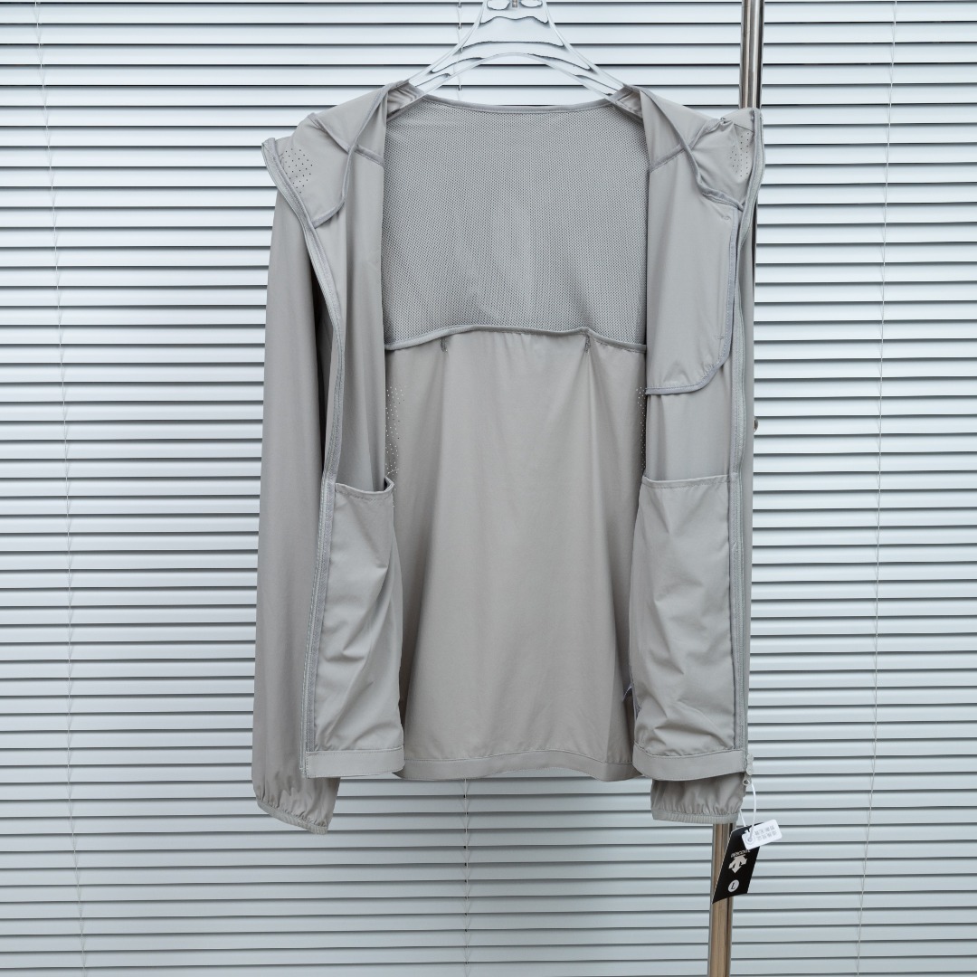 Descente 款式：迪桑特DESCENTE 速干透气防晒服外套