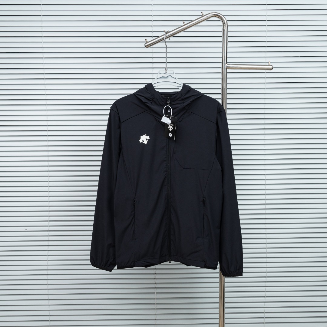 Descente 款式：迪桑特DESCENTE 速干透气防晒服外套