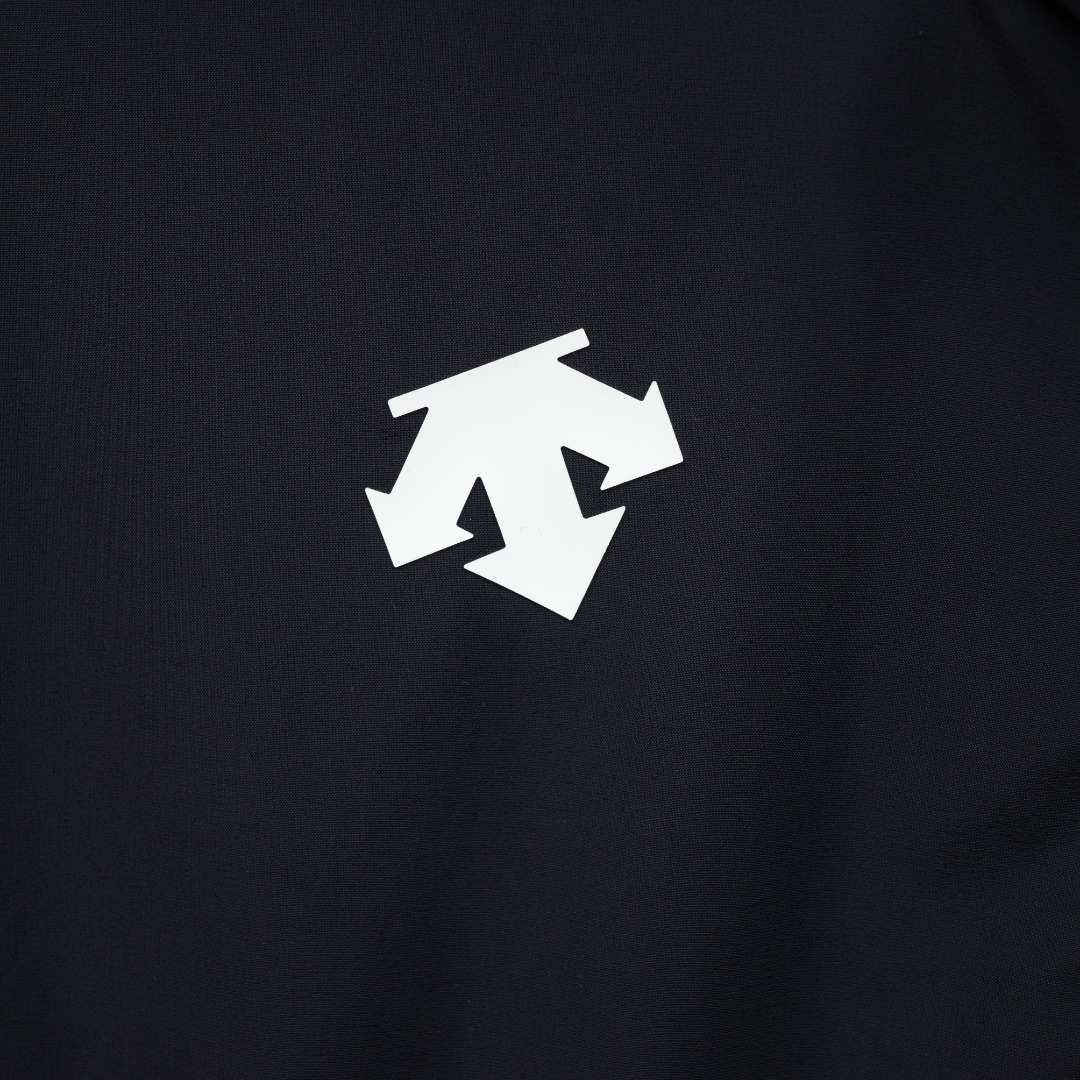 Descente 款式：迪桑特DESCENTE 速干透气防晒服外套