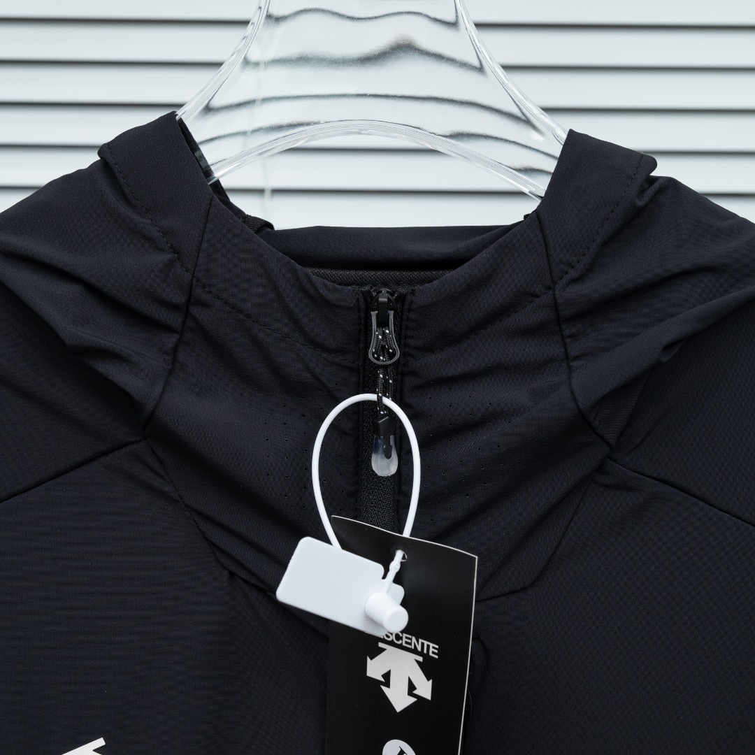 Descente 款式：迪桑特DESCENTE 速干透气防晒服外套