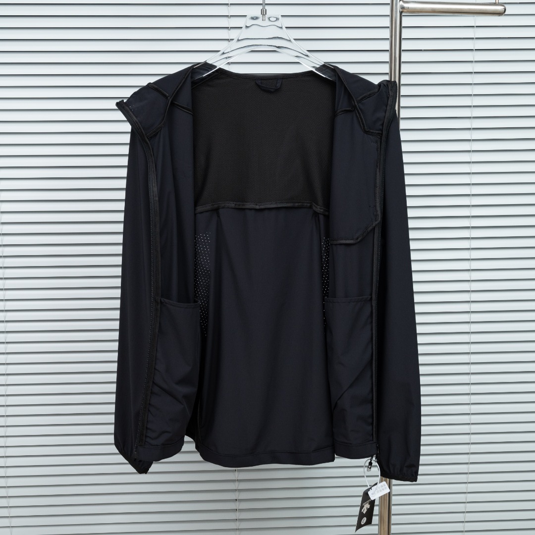 Descente 款式：迪桑特DESCENTE 速干透气防晒服外套