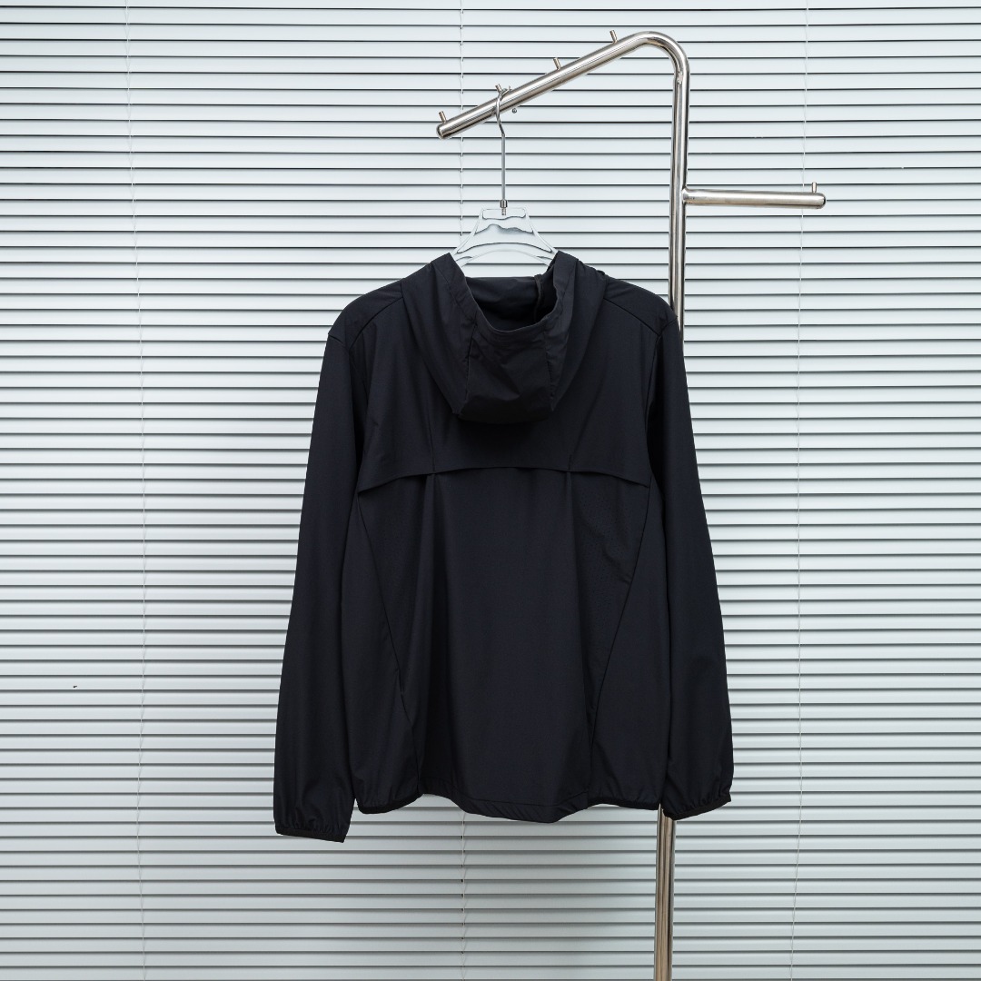Descente 款式：迪桑特DESCENTE 速干透气防晒服外套