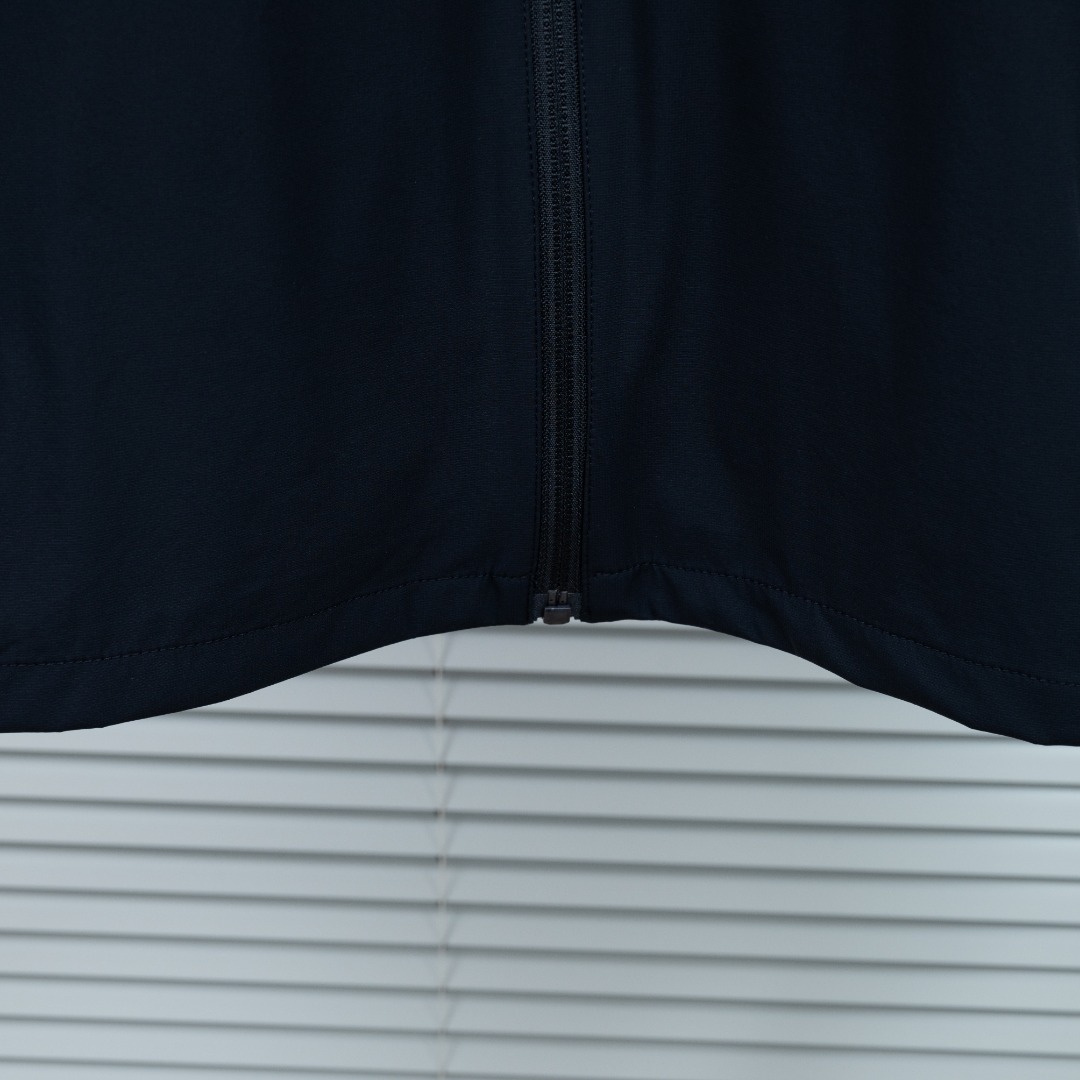 Arc'teryx 款式：始祖鸟 ARC TERYX 速干透气防晒服外套